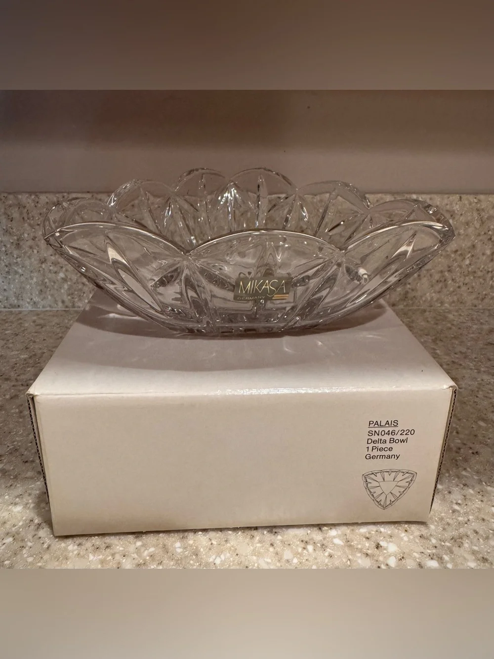 Mikasa Palais Clear Crystal Scalloped Delta Bowl